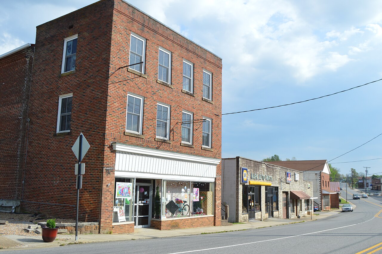 Brick storefronts along Main Street in Gretna